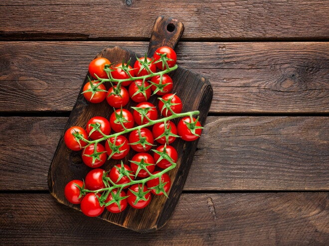 Huevo a las hierbas con tomate cherry y chayote Huevo a las hierbas con tomate cherry y chayote